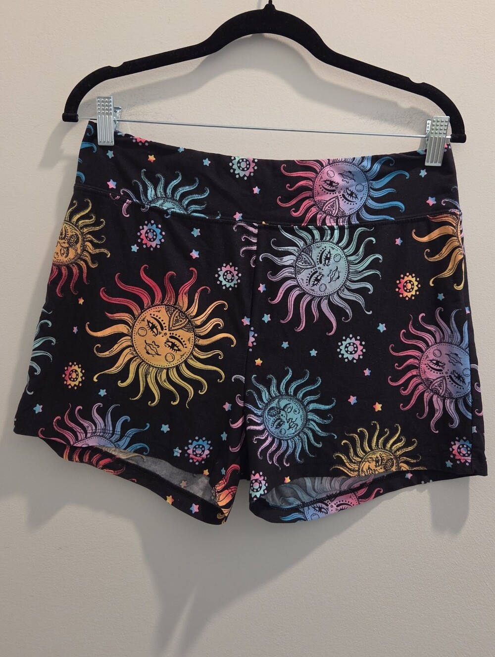 No Boundaries Black Celestial Sun Print Legging Shorts